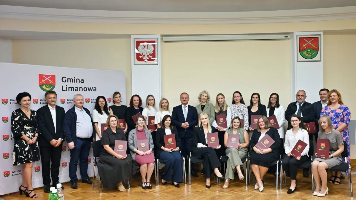 Wręczenie aktów nadania stopnia nauczyciela mianowanego w Urzędzie Gminy Limanowa