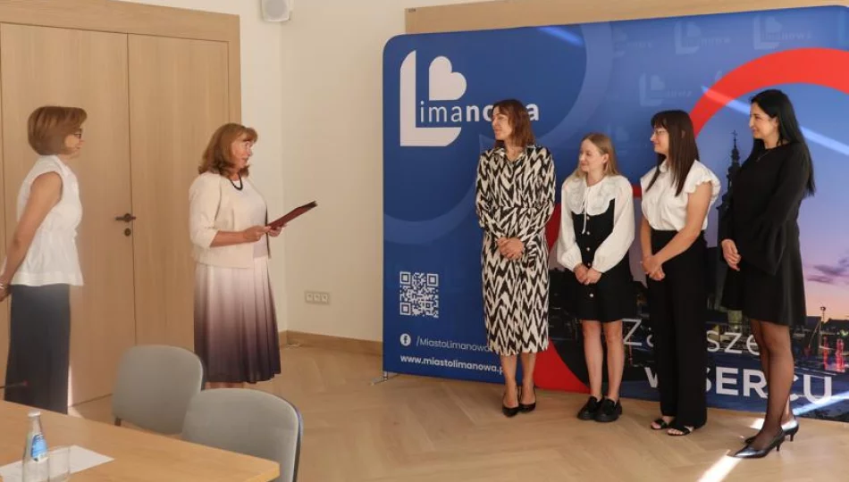 Nauczyciele z limanowskich szkół odebrali akty mianowania - zdjęcie 1