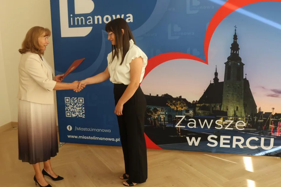 Nauczyciele z limanowskich szkół odebrali akty mianowania - zdjęcie 7