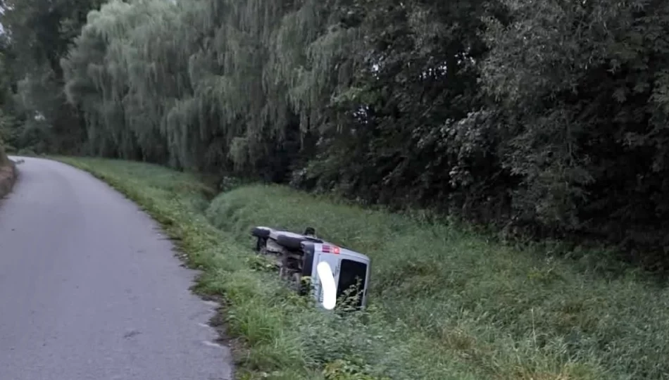 Wpadł do potoku podczas cofania - zdjęcie 1