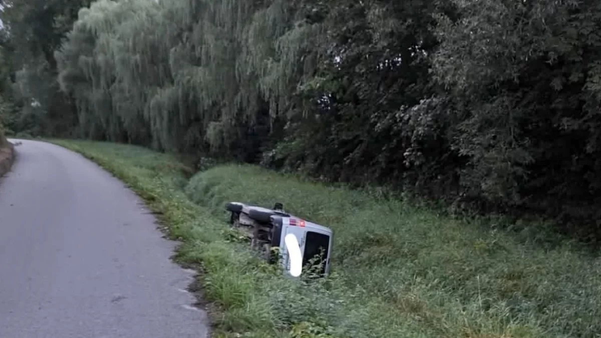 Wpadł do potoku podczas cofania