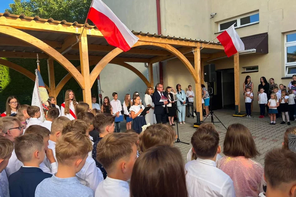 Nowy rok szkolny 2026/2027 rozpoczęty w miejskich szkołach - zdjęcie 11