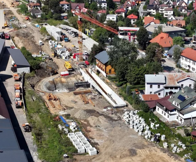 Budują podziemne przejście, które połączy perony - zdjęcie główne