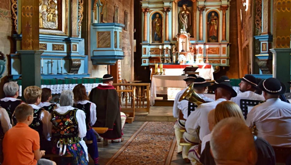 Pełny kościół i niespodziewani goście - zdjęcie 1