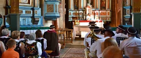 Pełny kościół i niespodziewani goście - zdjęcie główne