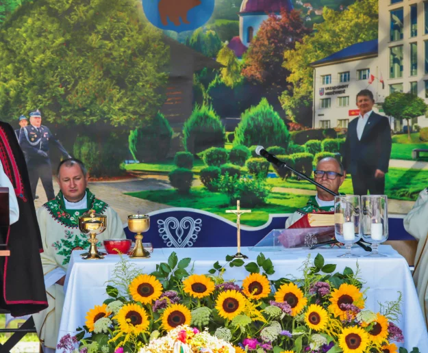 Słowo Boże... z wójtem w tle - zdjęcie główne