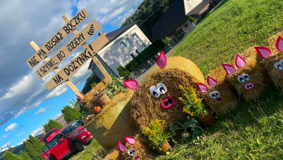 Parada traktorów i ozdoby na dożynkach - zdjęcie 1