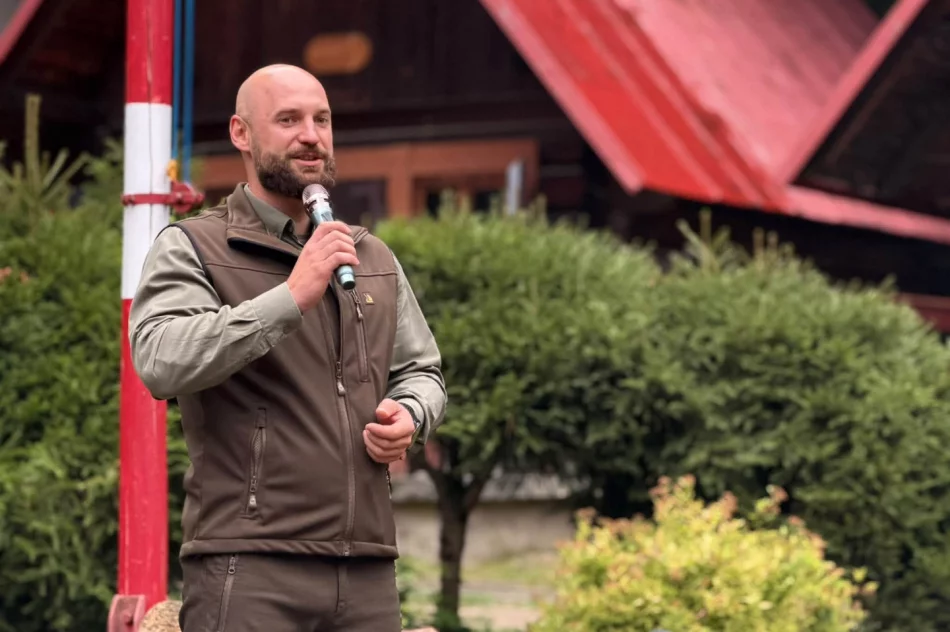 Ratownicy w leśnym terenie (ZDJĘCIA) - zdjęcie 17