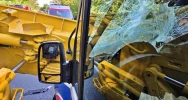 Zmiażdżona karetka, 3 osoby w szpitalu i zablokowana droga krajowa - zdjęcie 5