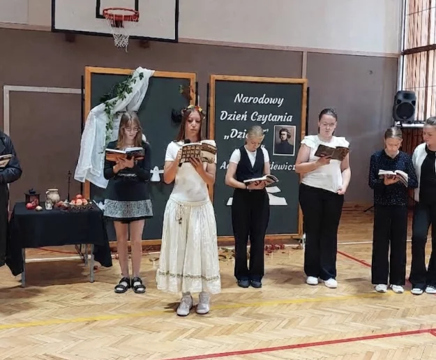 Narodowe Czytanie „Dziadów” Adama Mickiewicza w limanowskiej „Czwórce” - Zdjęcie główne