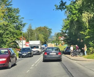 Zderzenie auta z motocyklem na DW 965 - zdjęcie główne
