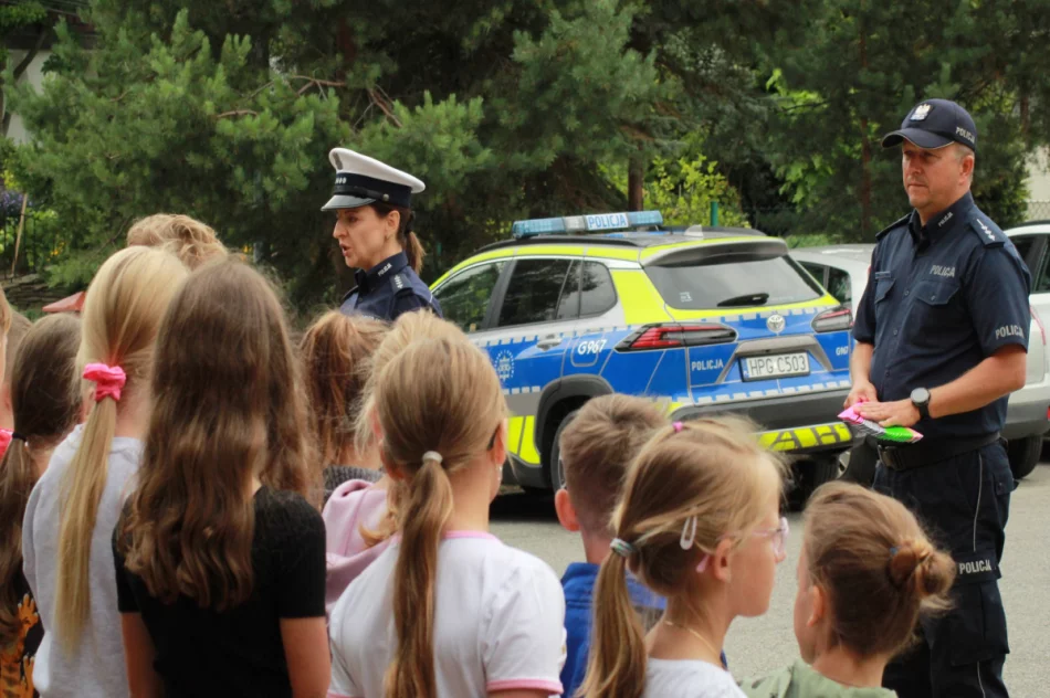 Policja na korytarzu i radar przy szkole - zdjęcie 4