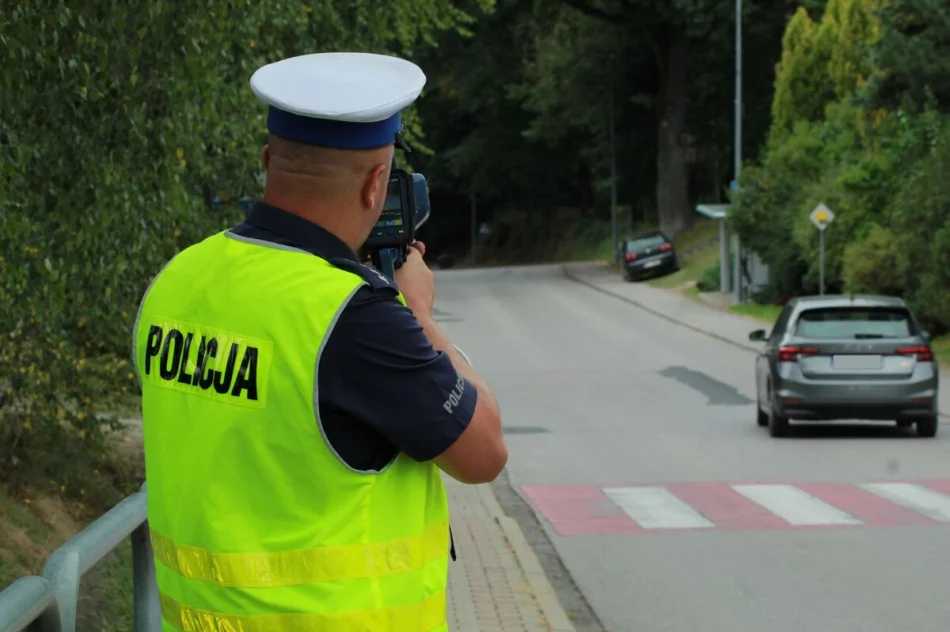 Policja na korytarzu i radar przy szkole - zdjęcie 5