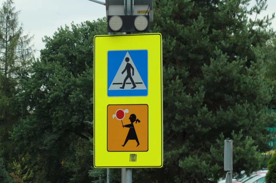 Policja na korytarzu i radar przy szkole - zdjęcie 7