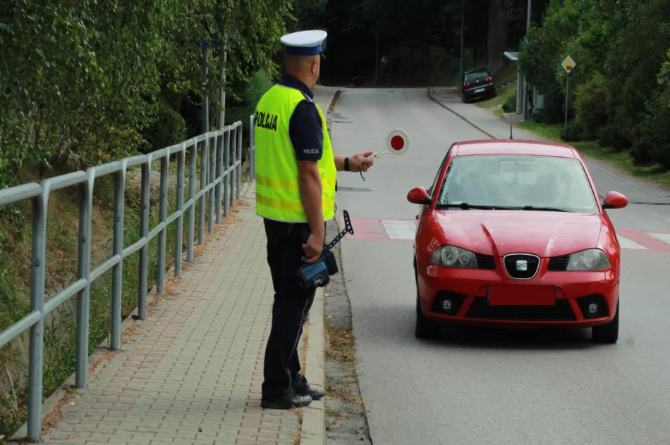 Policja na korytarzu i radar przy szkole - zdjęcie 9