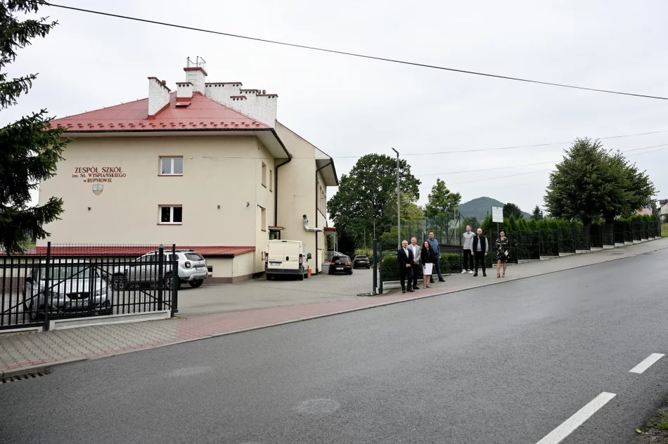 Odbiory prac remontowych przy szkołach podstawowych w Rupniowie, Pisarzowej oraz Kaninie - zdjęcie 2