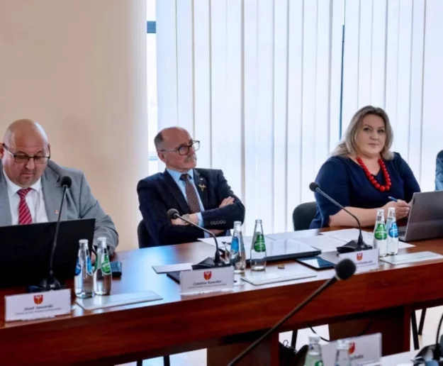 Losy zarządu w rękach radnych - jutro sesja i ważne głosowanie - zdjęcie główne
