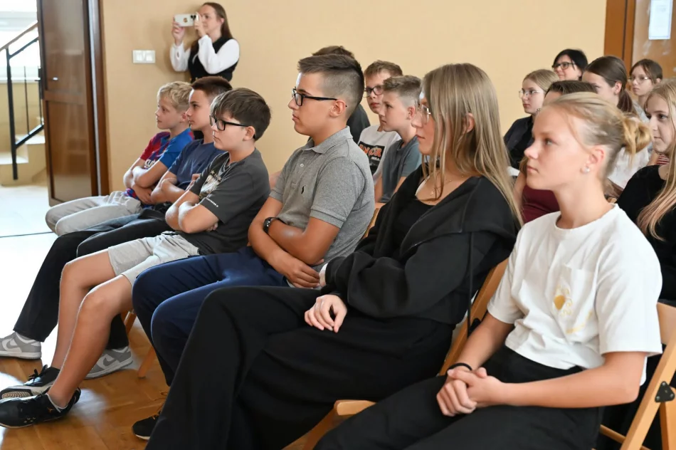 Samorządowcy, nauczyciele i urzędnicy w "Dziadach" (ZDJĘCIA) - zdjęcie 4