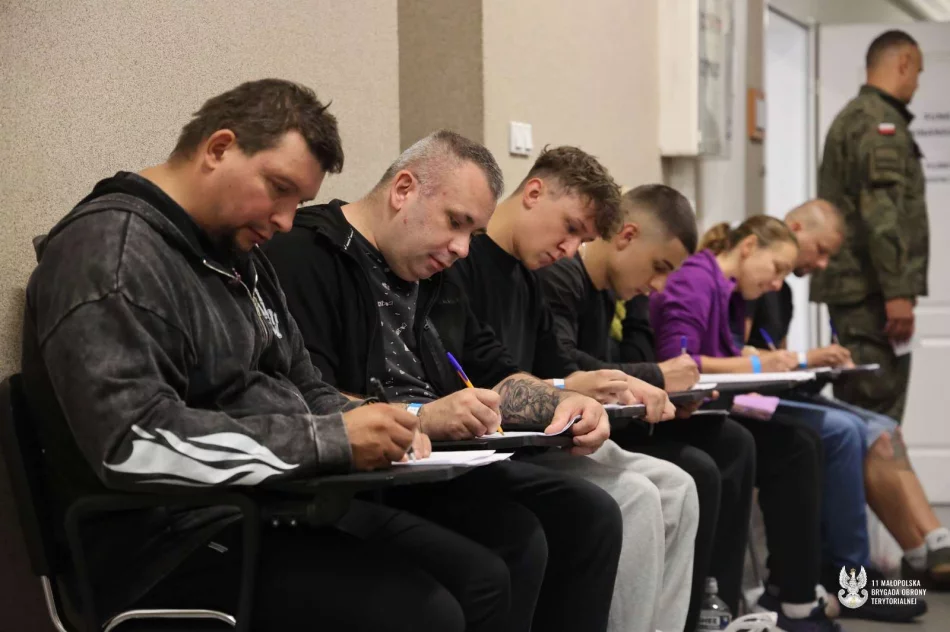Ponad 80 kandydatów na szkolenie z 11 Małopolską Brygadą Obrony Terytorialnej    - zdjęcie 3
