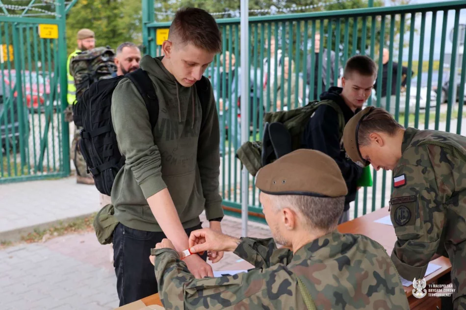 Ponad 80 kandydatów na szkolenie z 11 Małopolską Brygadą Obrony Terytorialnej    - zdjęcie 12