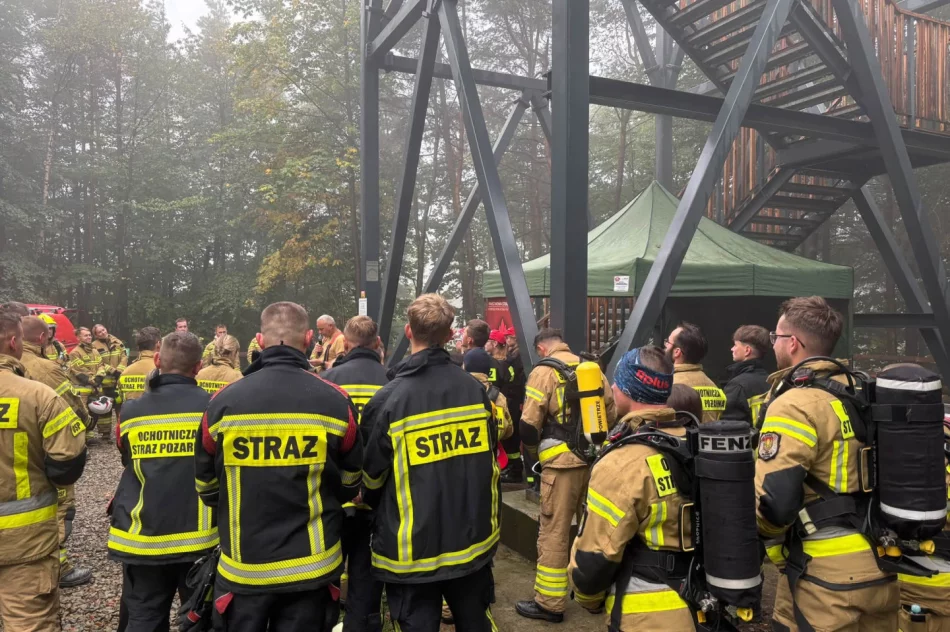 Limanowscy strażacy i “honorowa wspinaczka” (ZDJĘCIA) - zdjęcie 33