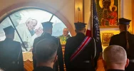 Nowy samochód dla OSP Łostówka oficjalnie przekazany i poświęcony - zdjęcie 5