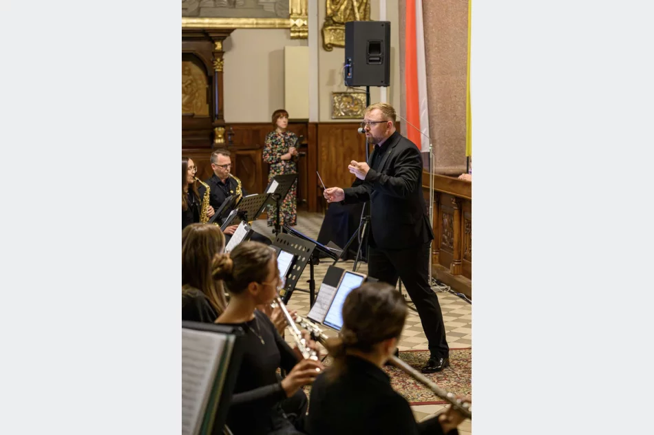 Wyjątkowy koncert „Totus Tuus Maria” odbył się w limanowskiej bazylice - zdjęcie 12