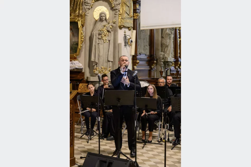 Wyjątkowy koncert „Totus Tuus Maria” odbył się w limanowskiej bazylice - zdjęcie 16