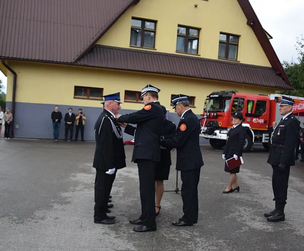 Nowy wóz ratowniczo-gaśniczy przekazany jednostce - zdjęcie główne