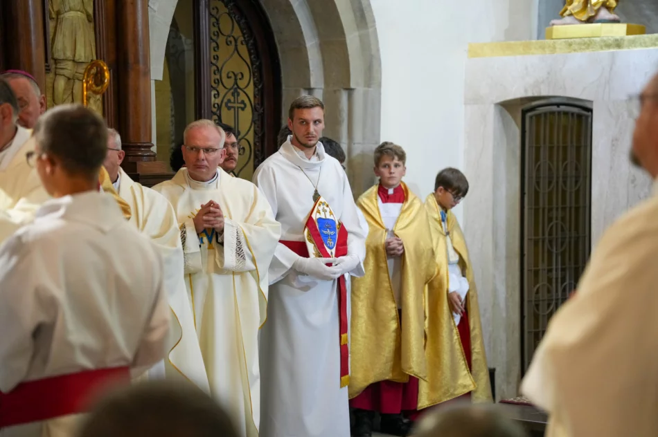 Bp Jeż na rozpoczęcie odpustu: "teren jest zaminowany" - zdjęcie 3