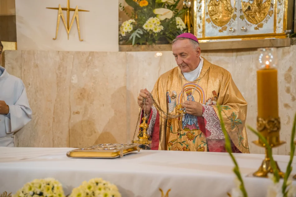 Bp Jeż na rozpoczęcie odpustu: "teren jest zaminowany" - zdjęcie 15