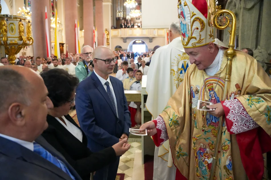 Bp Jeż na rozpoczęcie odpustu: "teren jest zaminowany" - zdjęcie 17