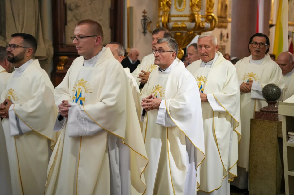 Bp Jeż na rozpoczęcie odpustu: "teren jest zaminowany" - zdjęcie 26