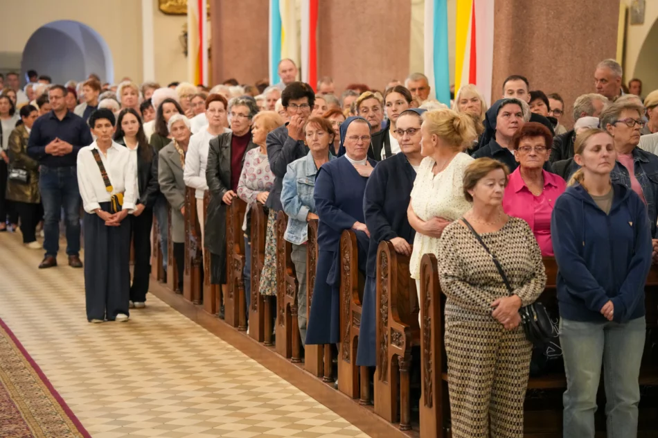 Bp Jeż na rozpoczęcie odpustu: "teren jest zaminowany" - zdjęcie 31