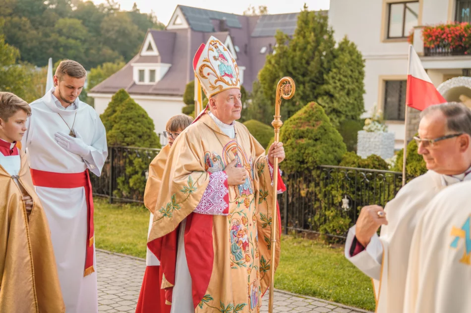 Bp Jeż na rozpoczęcie odpustu: "teren jest zaminowany" - zdjęcie 37