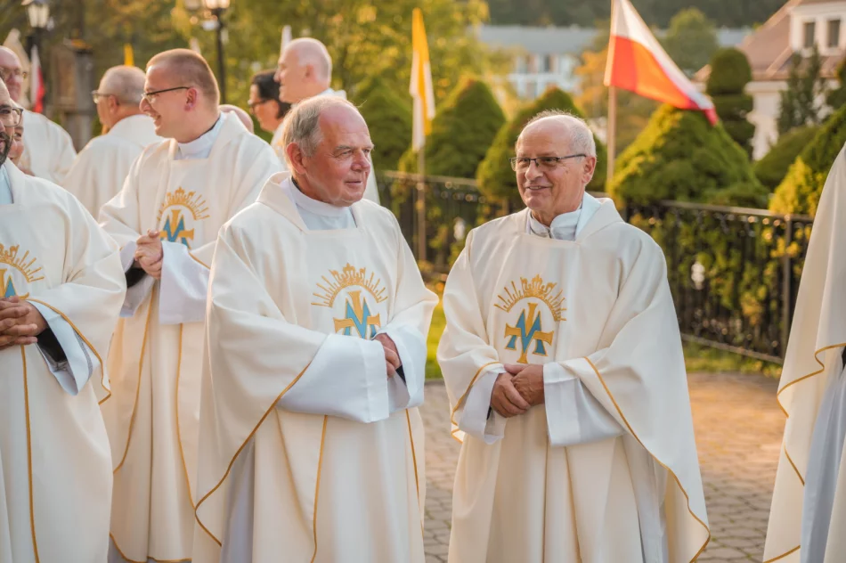 Bp Jeż na rozpoczęcie odpustu: "teren jest zaminowany" - zdjęcie 44