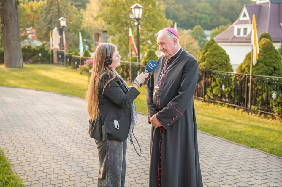 Bp Jeż na rozpoczęcie odpustu: "teren jest zaminowany" - zdjęcie 47