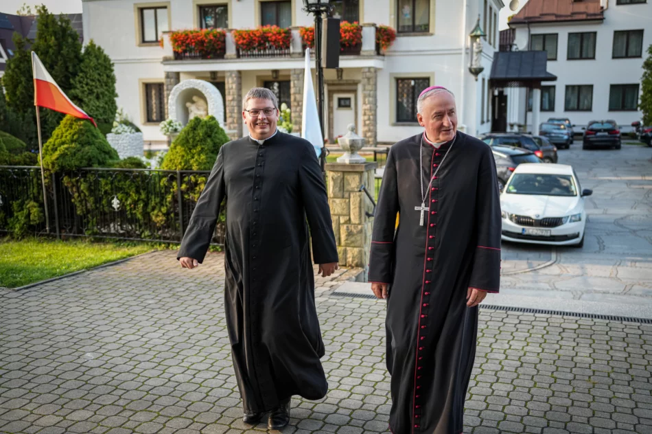 Bp Jeż na rozpoczęcie odpustu: "teren jest zaminowany" - zdjęcie 49