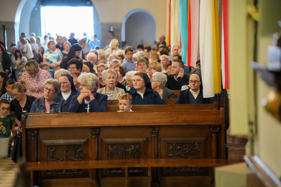Bp Jeż na rozpoczęcie odpustu: "teren jest zaminowany" - zdjęcie 53