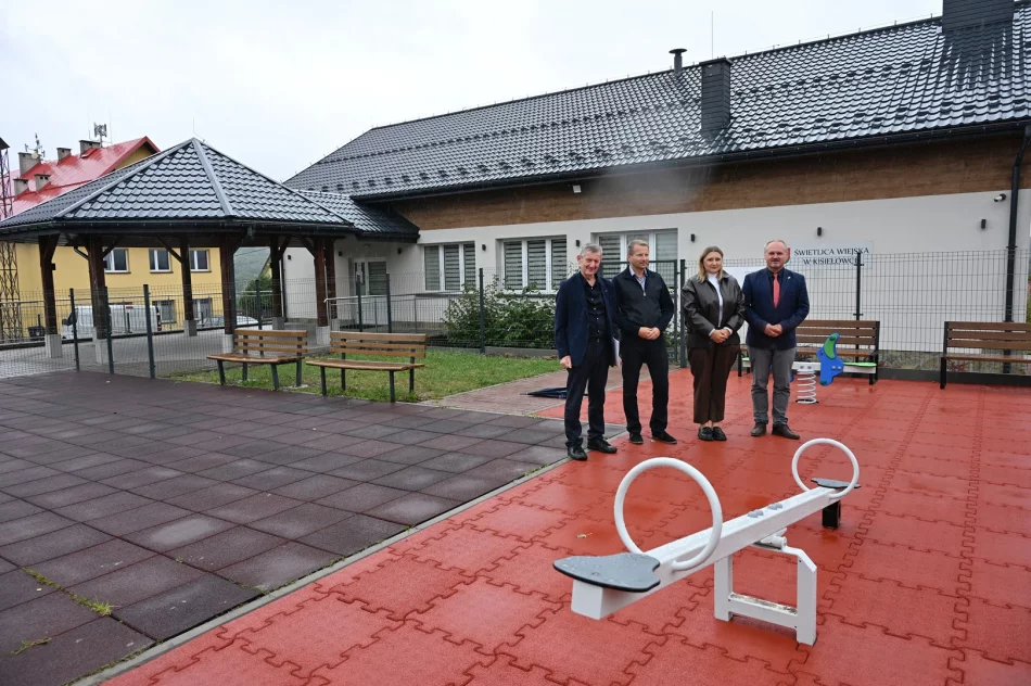 Nowe place zabaw powstały na terenie gminy Limanowa - zdjęcie 3