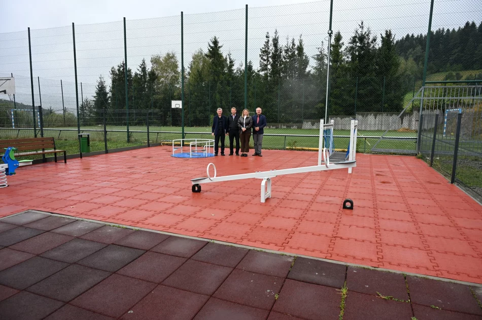 Nowe place zabaw powstały na terenie gminy Limanowa - zdjęcie 4