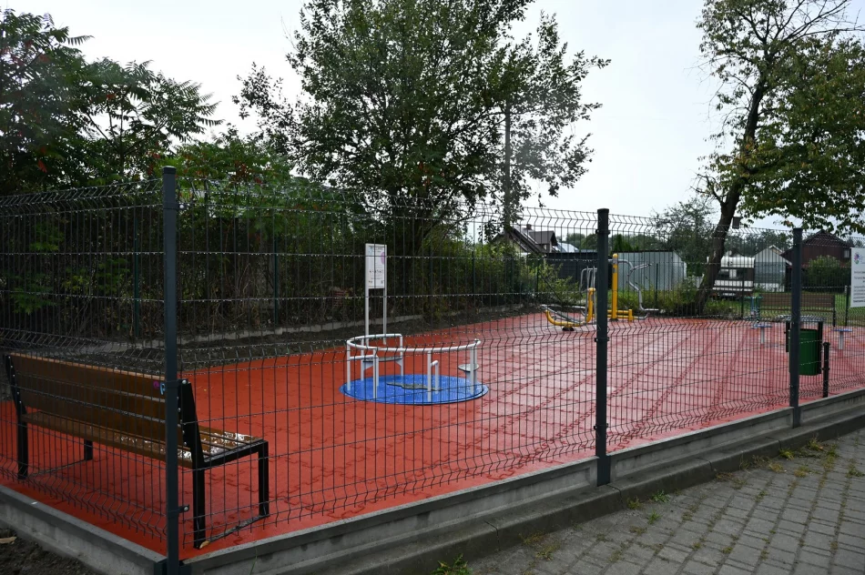 Nowe place zabaw powstały na terenie gminy Limanowa - zdjęcie 9