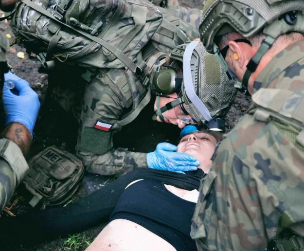 Przeszkoleni z ratownictwa pola walki - zdjęcie główne