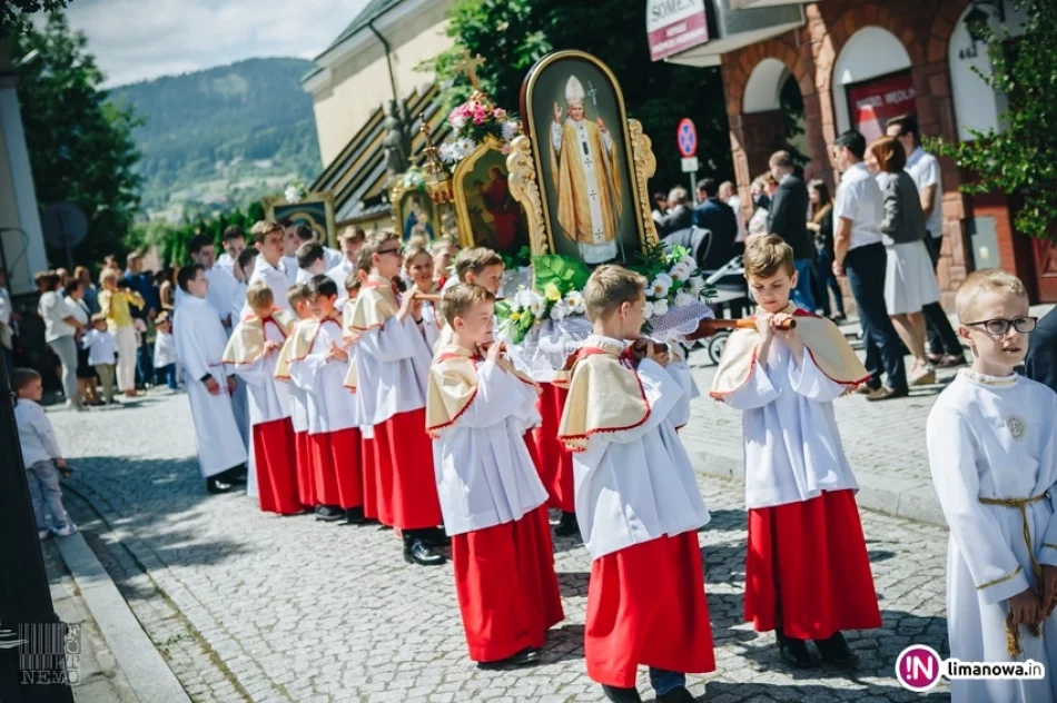 Uroczyste procesje - obchody Bożego Ciała w Tymbarku i Limanowej 2017 - zdjęcie 7