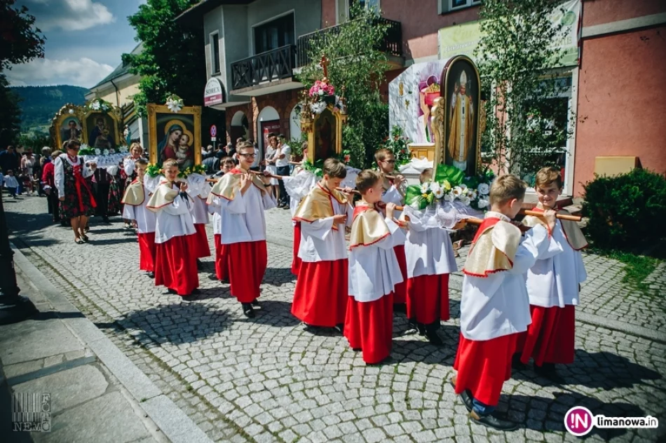 Uroczyste procesje - obchody Bożego Ciała w Tymbarku i Limanowej 2017 - zdjęcie 10