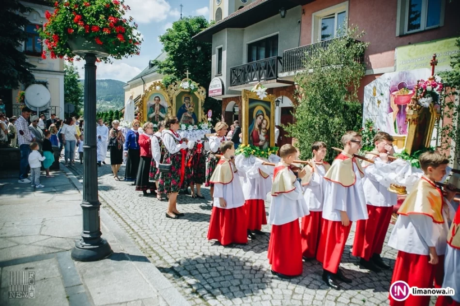 Uroczyste procesje - obchody Bożego Ciała w Tymbarku i Limanowej 2017 - zdjęcie 12