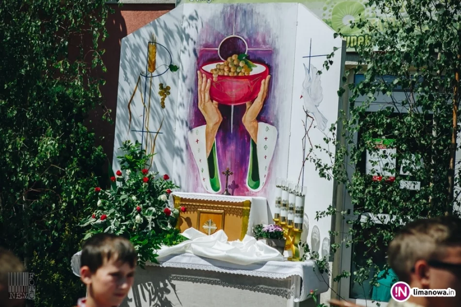 Uroczyste procesje - obchody Bożego Ciała w Tymbarku i Limanowej 2017 - zdjęcie 13