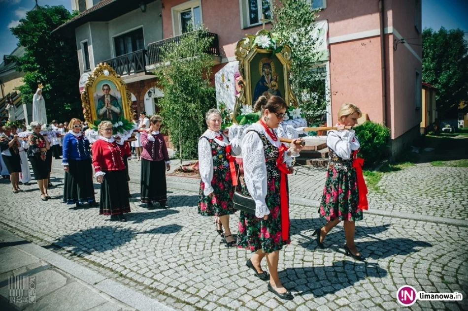 Uroczyste procesje - obchody Bożego Ciała w Tymbarku i Limanowej 2017 - zdjęcie 15