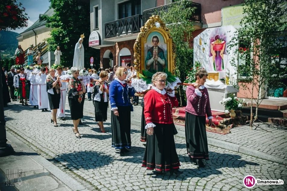 Uroczyste procesje - obchody Bożego Ciała w Tymbarku i Limanowej 2017 - zdjęcie 16