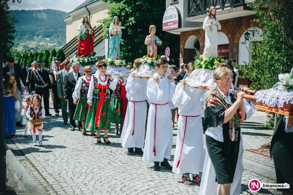 Uroczyste procesje - obchody Bożego Ciała w Tymbarku i Limanowej 2017 - zdjęcie 18